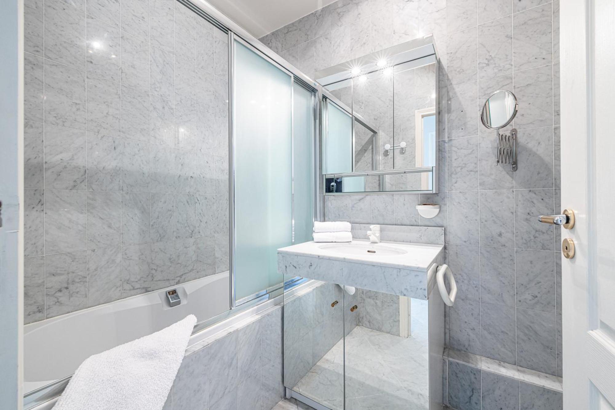 Victoria Bergamote Attic - Happy Rentals Menton Exterior photo